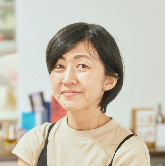 妻：ひとみさん